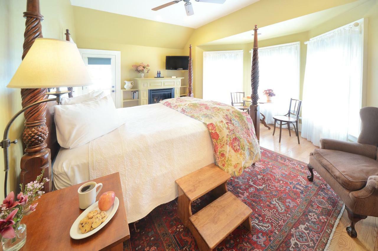 The Springwater Bed And Breakfast Saratoga Springs Exteriör bild