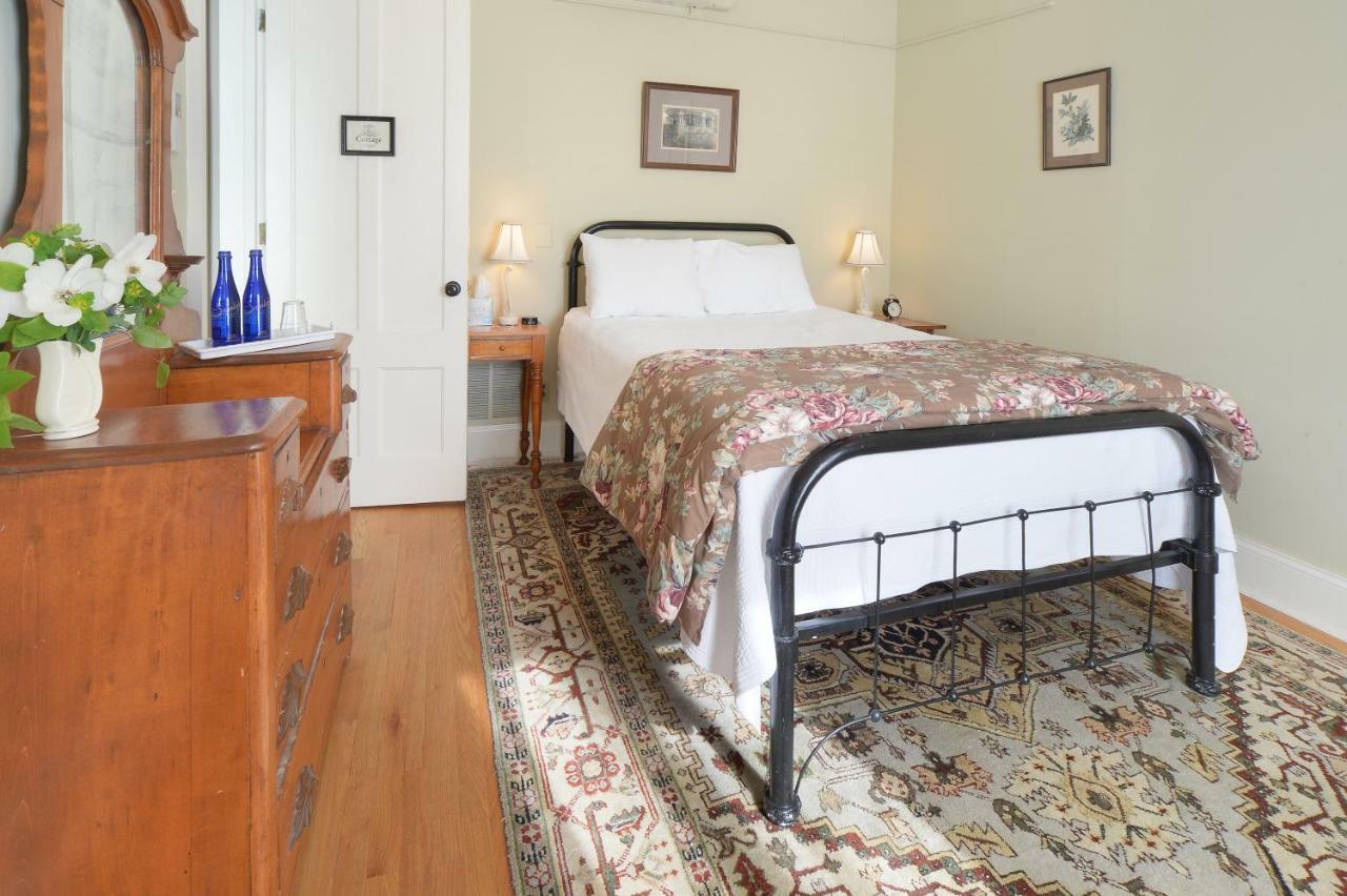 The Springwater Bed And Breakfast Saratoga Springs Exteriör bild